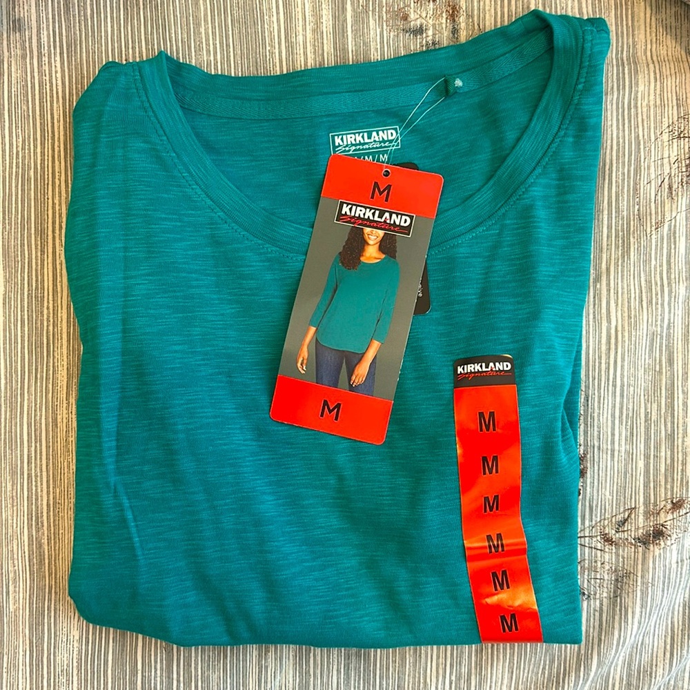 Kirkland Signature ladies tee
Turquoise / Green